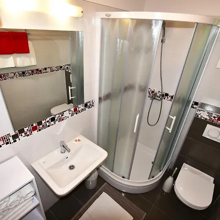 Dada-2 By Interhome * オミサリ