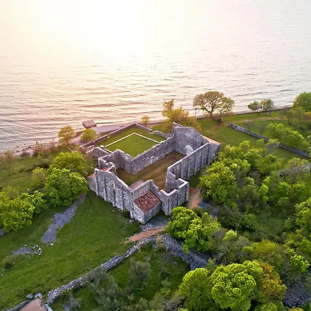 Dada-2 By Interhome 아파트 오미살즈